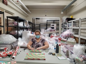 Holiday Heroes Wrapping, Dec. 2020 thumbnail