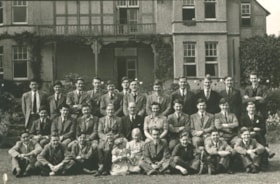 Group Photo 1940s (1) thumbnail
