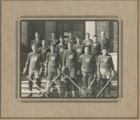 Hockey Midget Team 1945-46 thumbnail