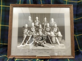 First Hockey Team Photo 1919 thumbnail