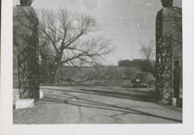 School Gates 1955 thumbnail