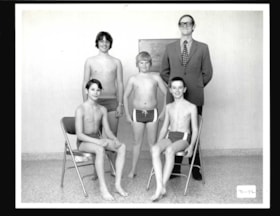 Macdonald House Swimming 1971-72 thumbnail
