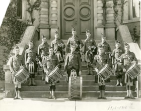 Pipes and Drums 1915-1916 thumbnail